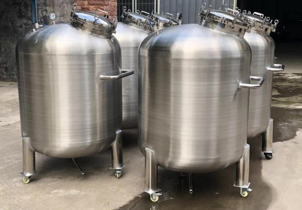 So sánh nhanh Inox 304 và Inox 316 cho các ứng dụng công nghiệp.