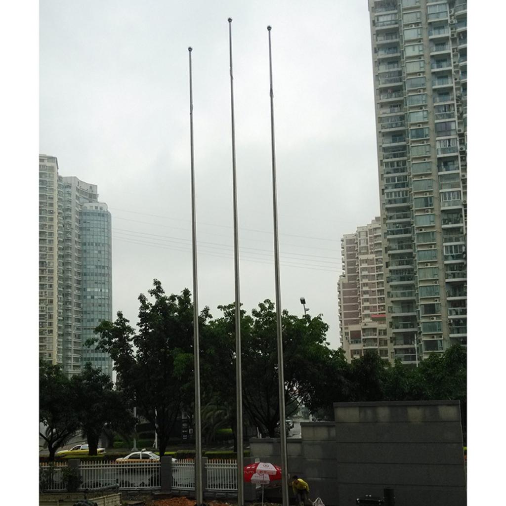 Thân cột làm bằng Inox SUS304, bền với khí hậu ven biển