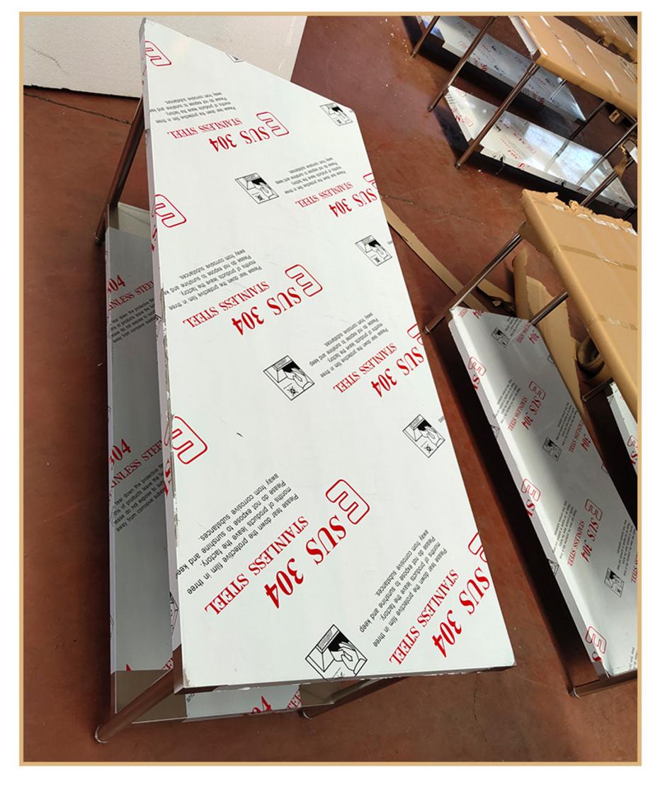 Bàn sơ chế inox là trái tim của khu vực chuẩn bị, đảm bảo quy trình diễn ra nhanh chóng và hợp vệ sinh.