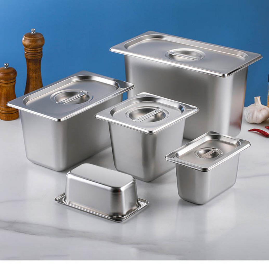 Một bảng báo giá chi tiết các loại khay inox đựng topping theo kích thước và độ sâu.