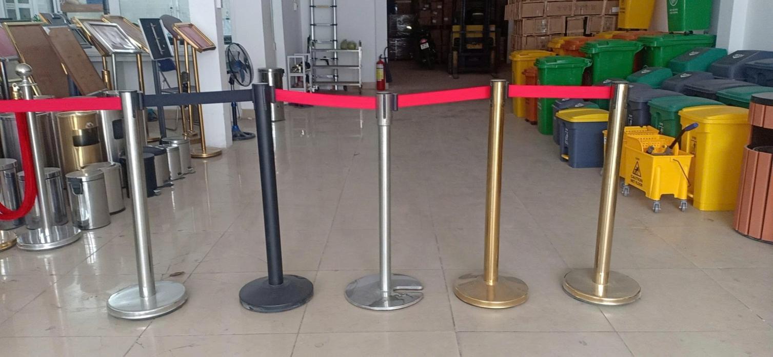 Minh họa bảng báo giá tham khảo cho các loại cột chắn inox phổ biến trên thị trường.