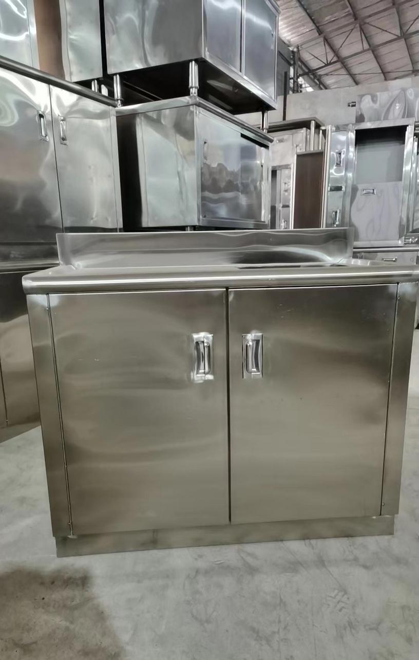 Bảng giá tham khảo tủ bếp inox 304 theo các cấu hình phổ biến trên thị trường.