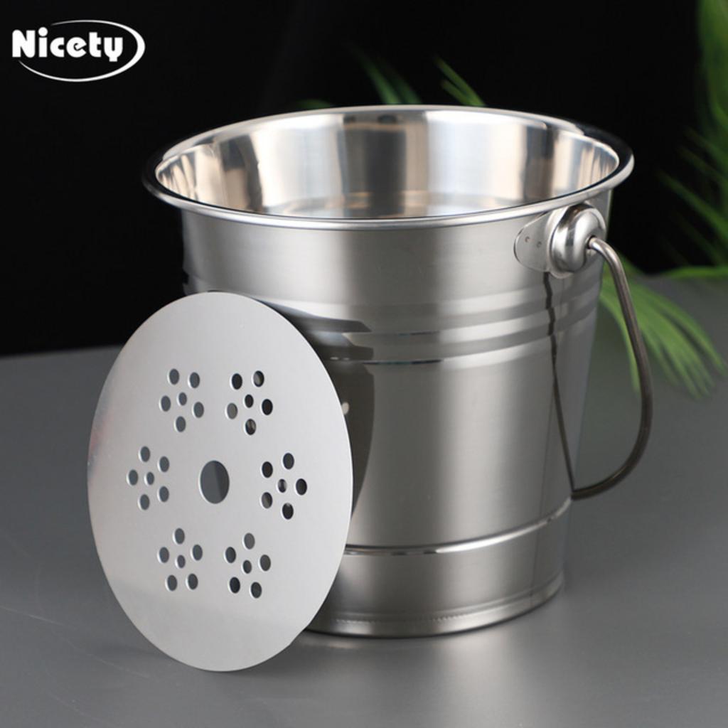 Bảng so sánh chi tiết giữa xô đá làm từ Inox, Nhựa, Thủy tinh và Nhôm về các tiêu chí vận hành quan trọng.