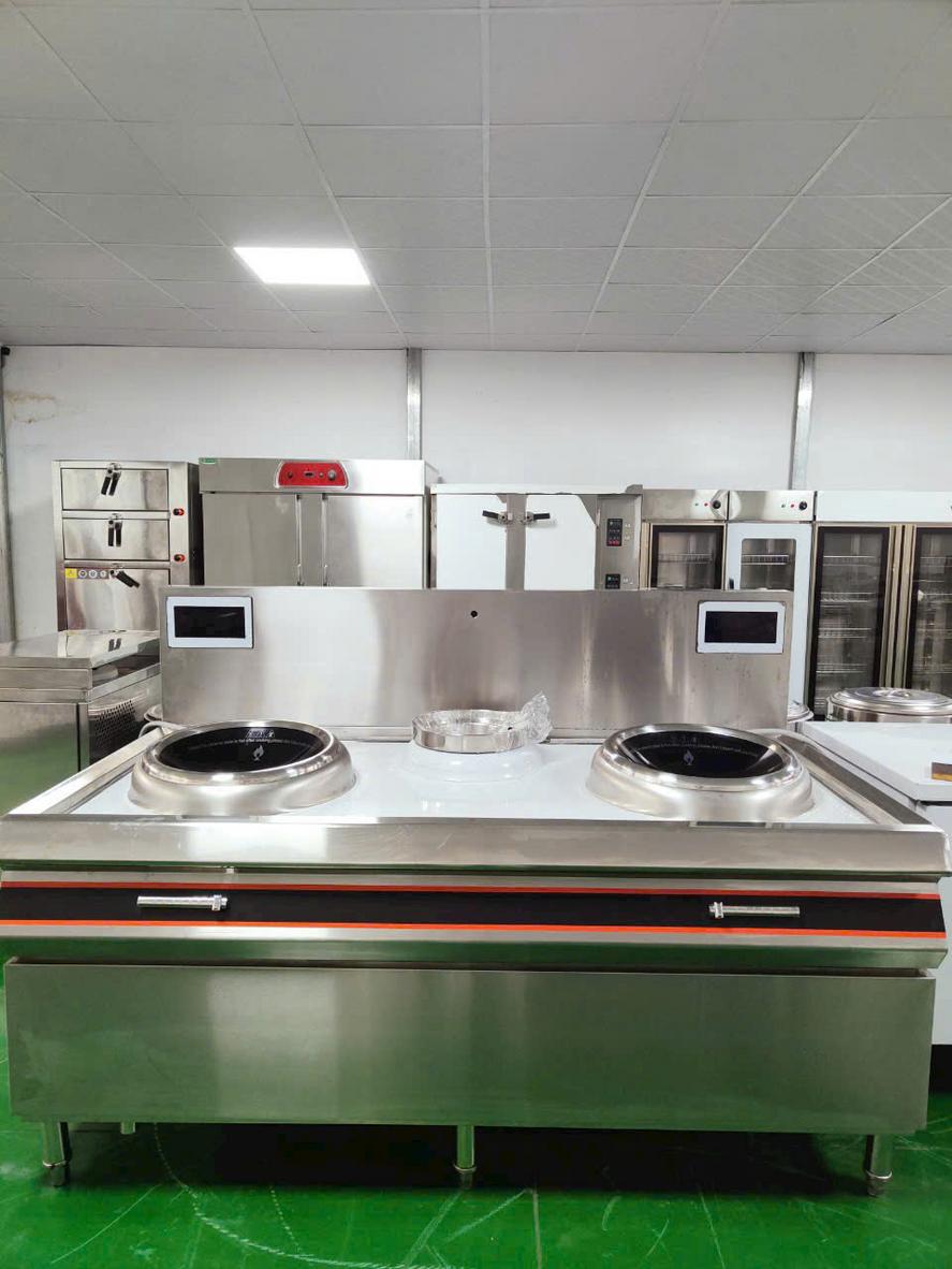 Bầu nước tích hợp và bảng điều khiển IGBT — an toàn hoạt động, dễ vận hành và giảm thời gian chết.