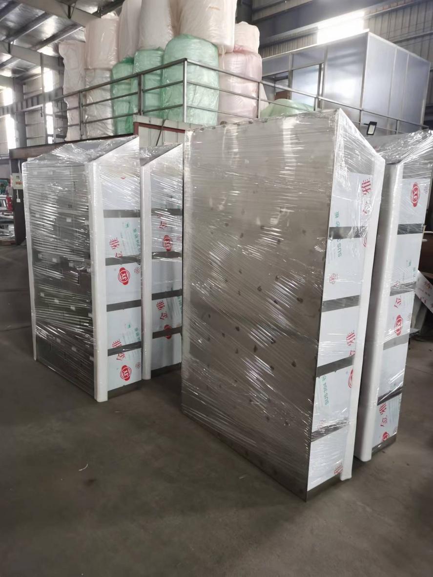 Bộ sưu tập các mẫu tủ quần áo inox đã được Cơ Khí Đại Việt sản xuất và lắp đặt.