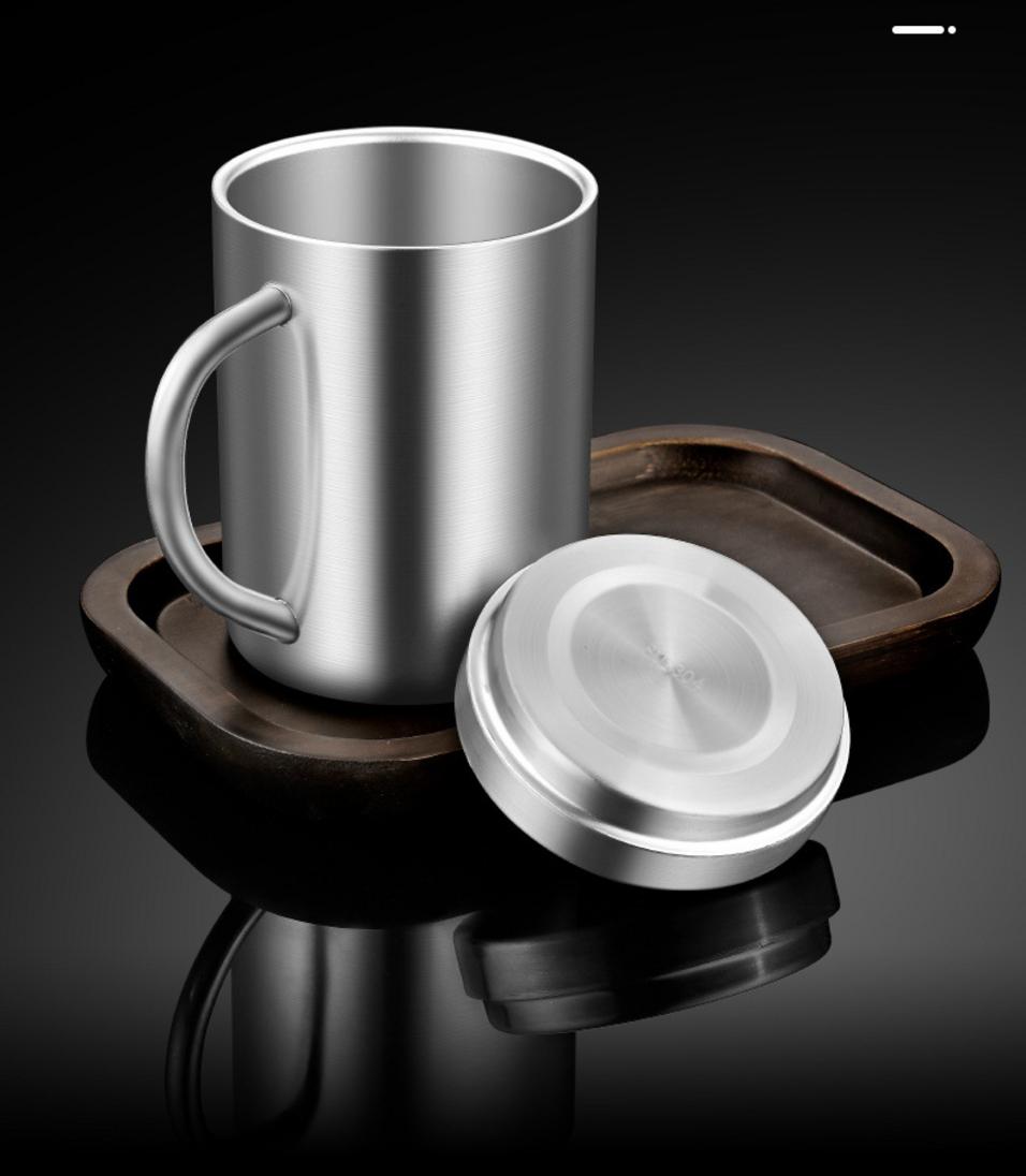 Ảnh拼貼 (collage) các loại ca inox khác nhau: ca đong, ca đánh sữa, ca có nắp, ca dung tích lớn.