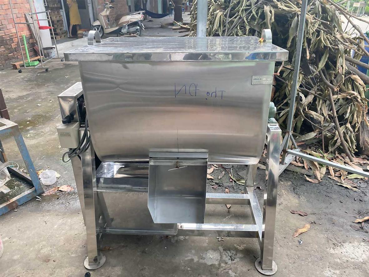 Dàn máy trộn thịt công nghiệp Inox 304 của Cơ Khí Đại Việt với đủ các kích cỡ từ 20kg, 50kg đến 200kg.