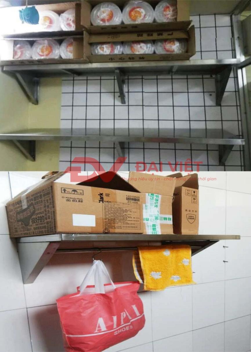 Kệ úp chén 2 tầng inox 304 đang được sử dụng tại khu rửa của một nhà hàng.