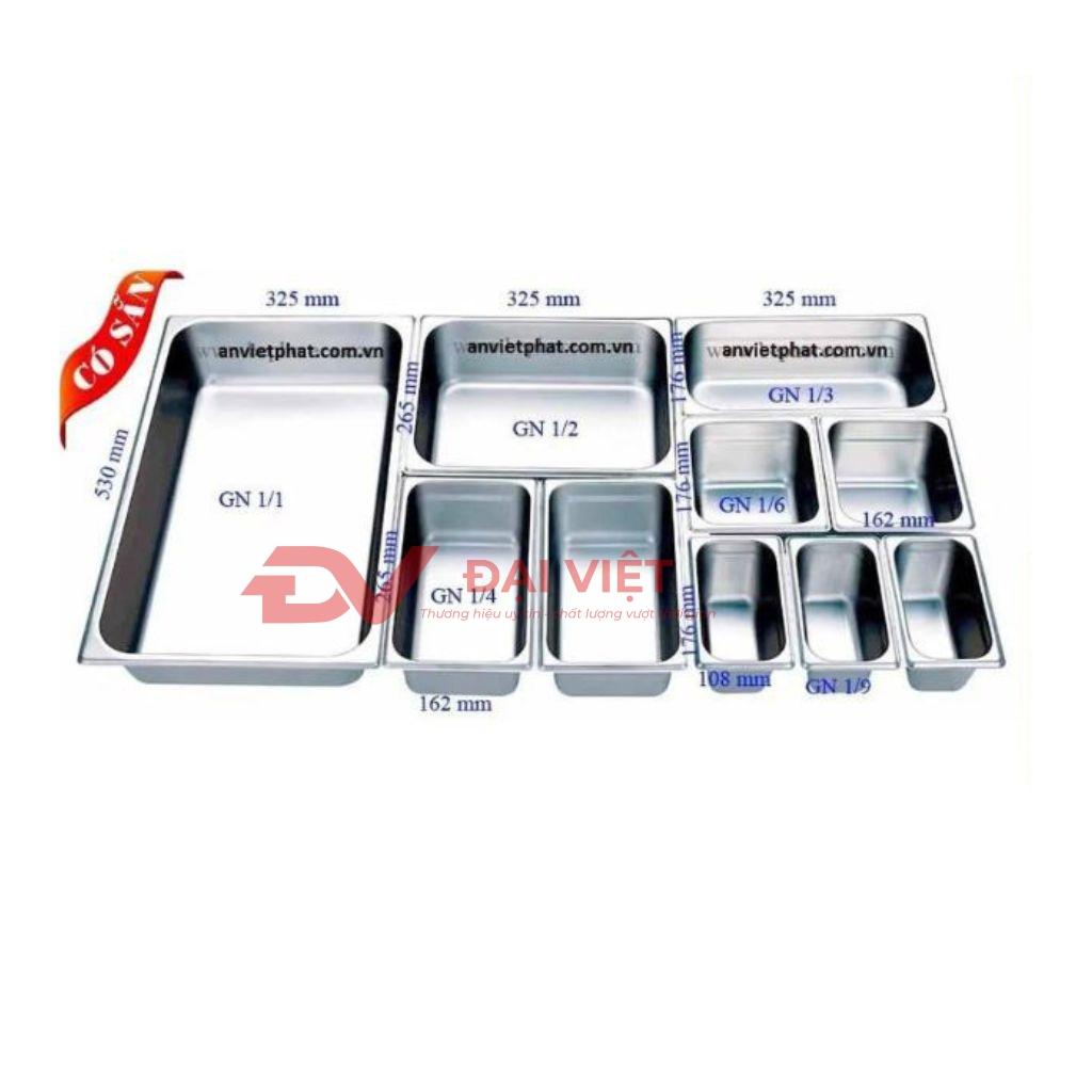 Hình ảnh trước và sau khi lắp đặt tủ hâm nóng tại nhà ăn công nghiệp XYZ.