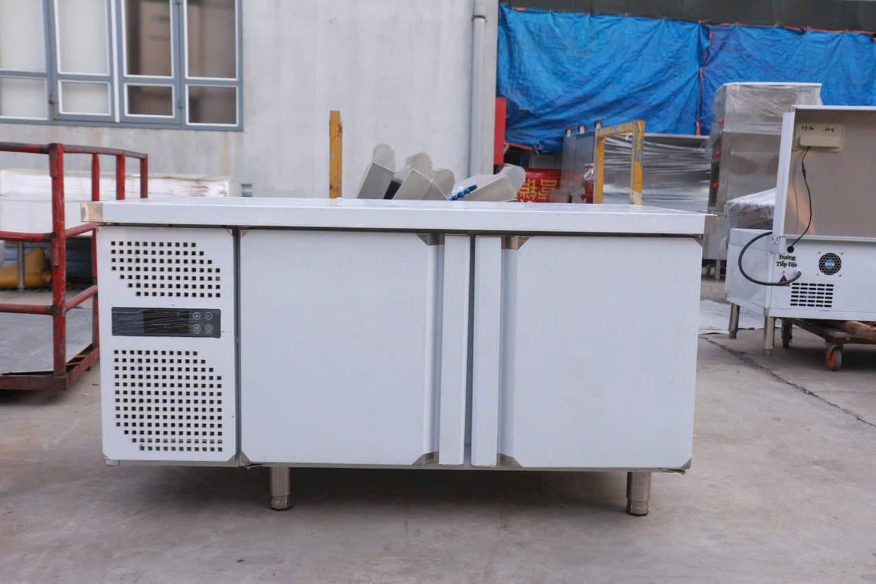 Sơ đồ chi tiết cấu tạo và nguyên lý hoạt động của một tủ đông công nghiệp 4 cánh.