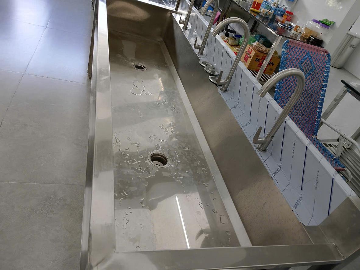 Chi tiết hoàn thiện chậu rửa công nghiệp inox 304 nhiều hố - Dự án CÔNG TY TNHH UNIND (VIỆT NAM) - Cơ Khí Đại Việt