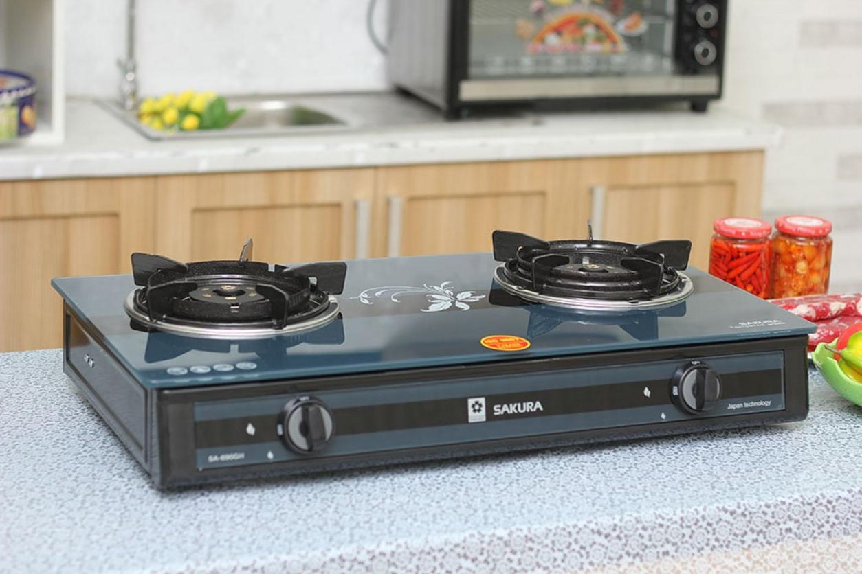 Cận cảnh đầu đốt công nghệ ECO BURNER giúp tiết kiệm gas và tạo ngọn lửa xanh, đều.