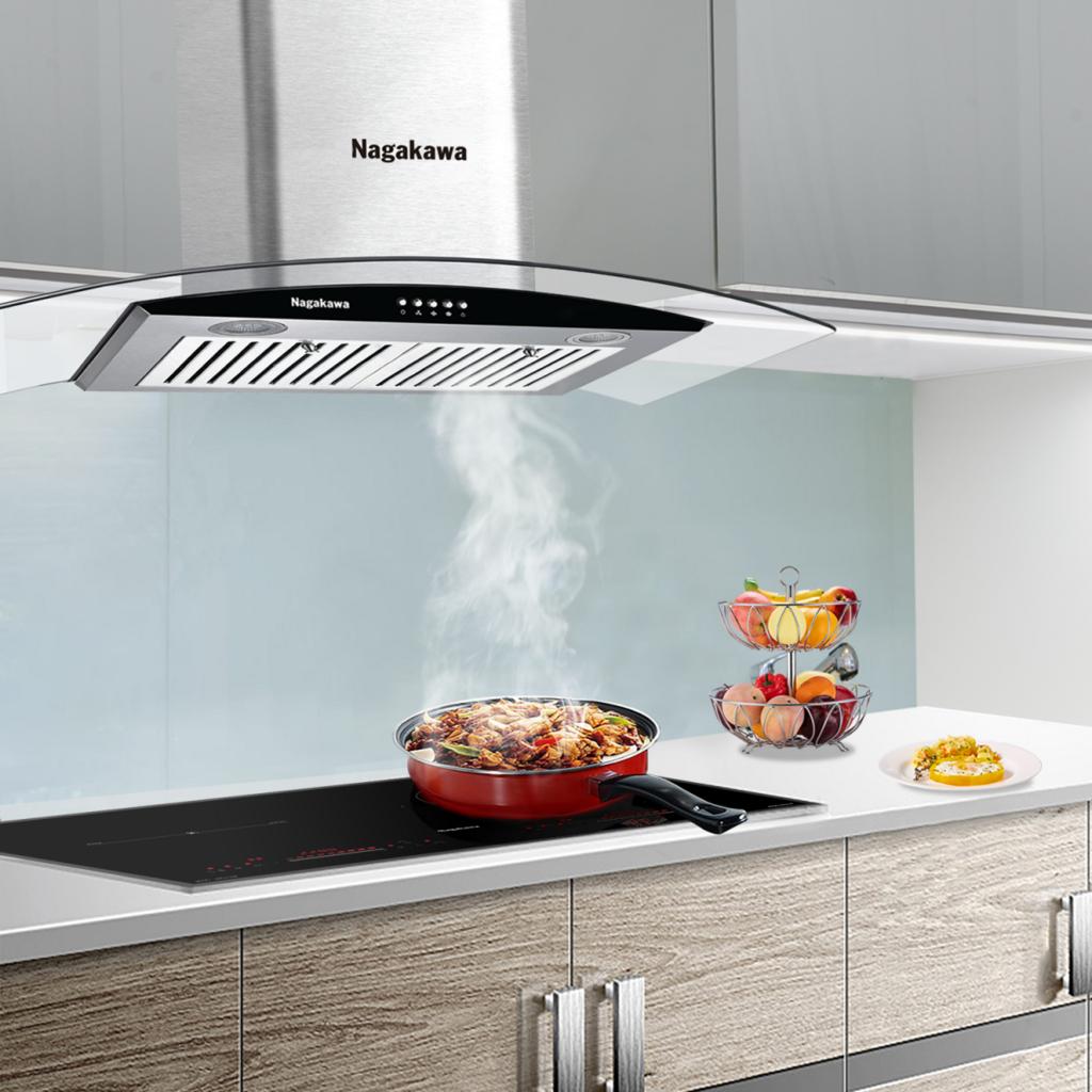 Máy hút mùi hiện đại với bảng điều khiển cảm ứng và kết nối thông minh.