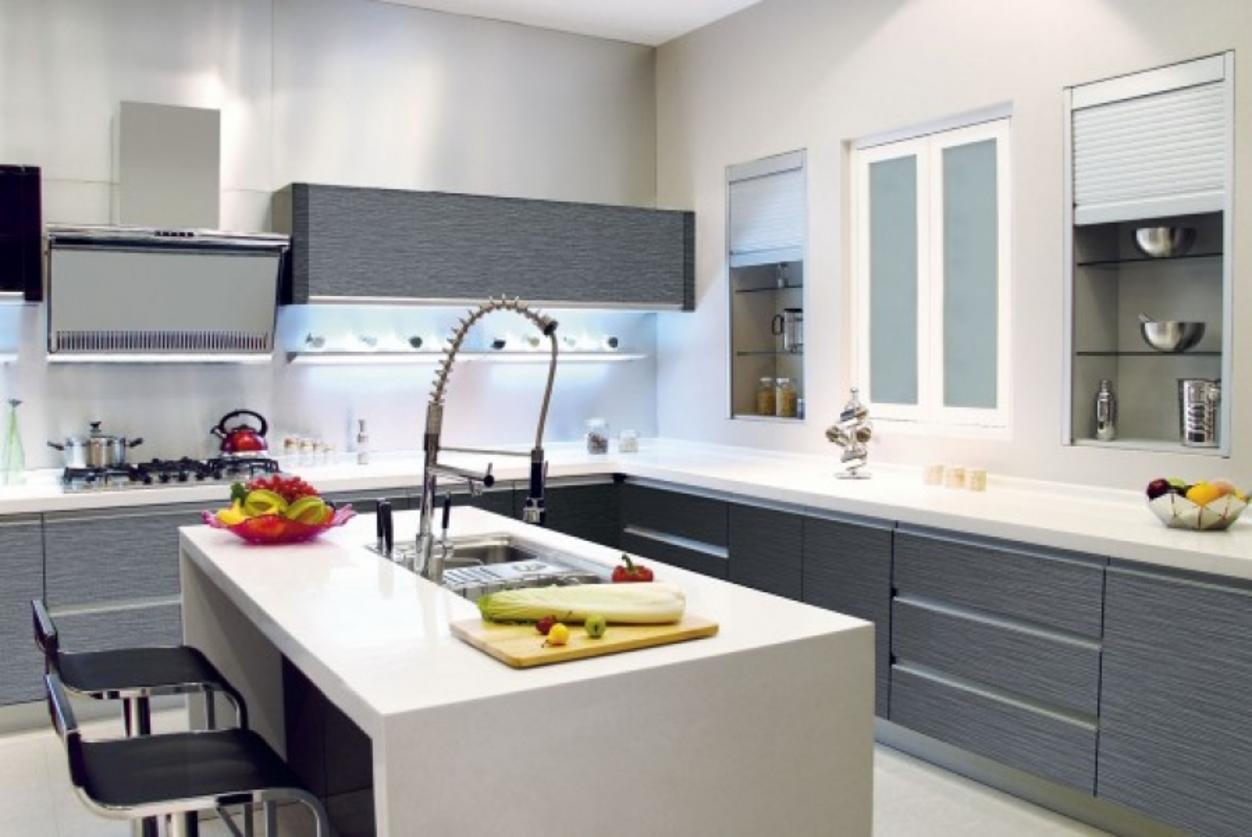 Cận cảnh 5 thiết bị cốt lõi: Bếp từ, lò đối lưu, máy hút mùi, máy rửa bát và tủ lạnh công nghiệp.