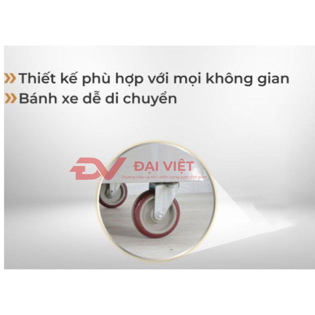 Đội ngũ kỹ sư và công nhân của Cơ Khí Đại Việt tự hào bên cạnh các sản phẩm tủ hâm nóng inox chất lượng cao được sản xuất tại xưởng.