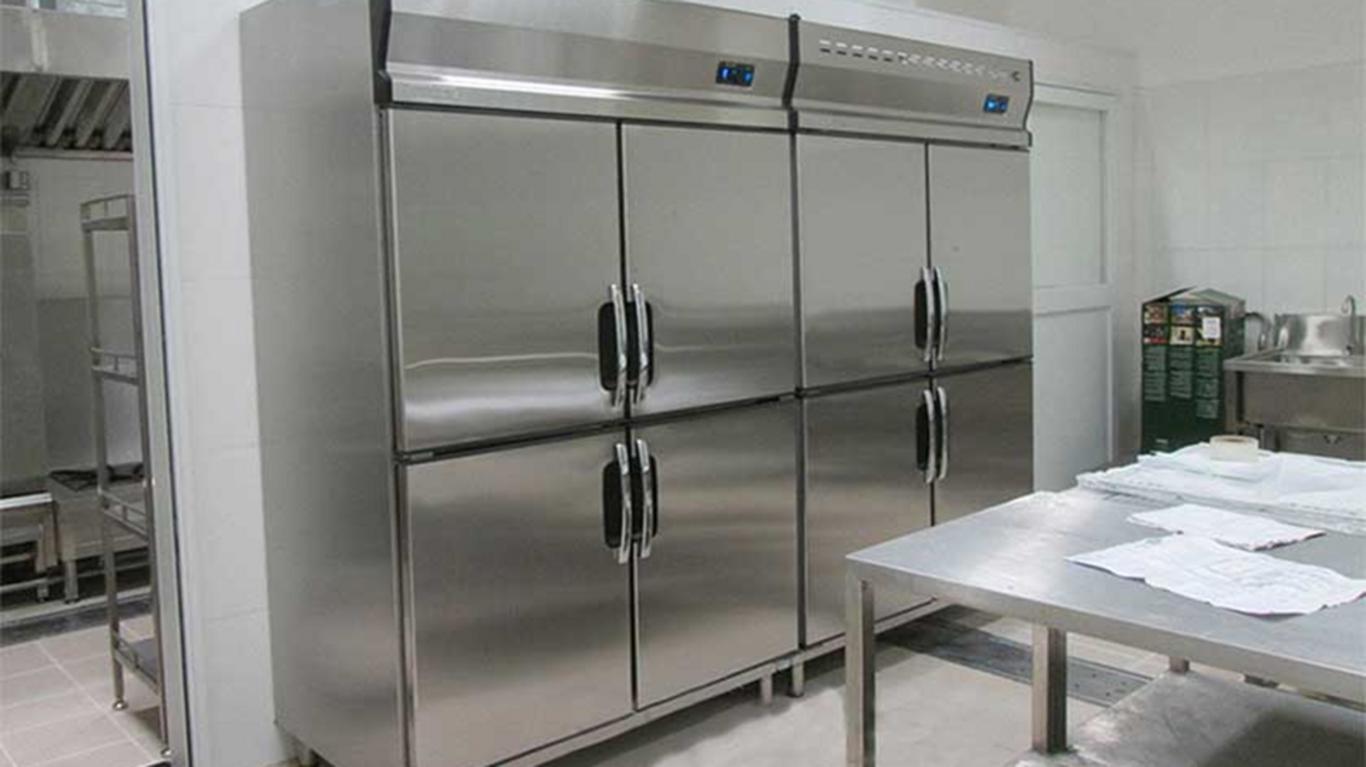 Hệ thống tủ mát và quầy pha chế inox được Cơ Khí Đại Việt lắp đặt cho chuỗi cafe The Coffee House.