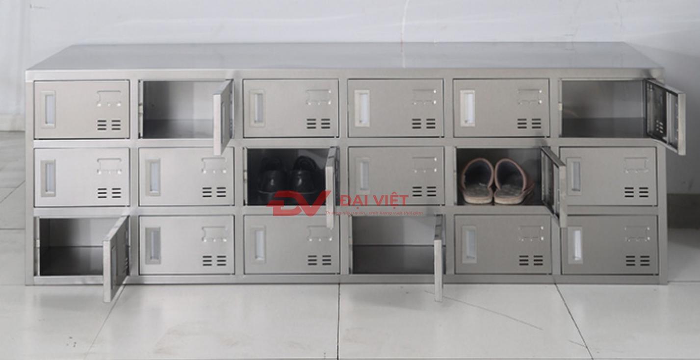 Bộ dụng cụ và dung dịch được khuyến nghị để vệ sinh và bảo quản tủ giày inox.