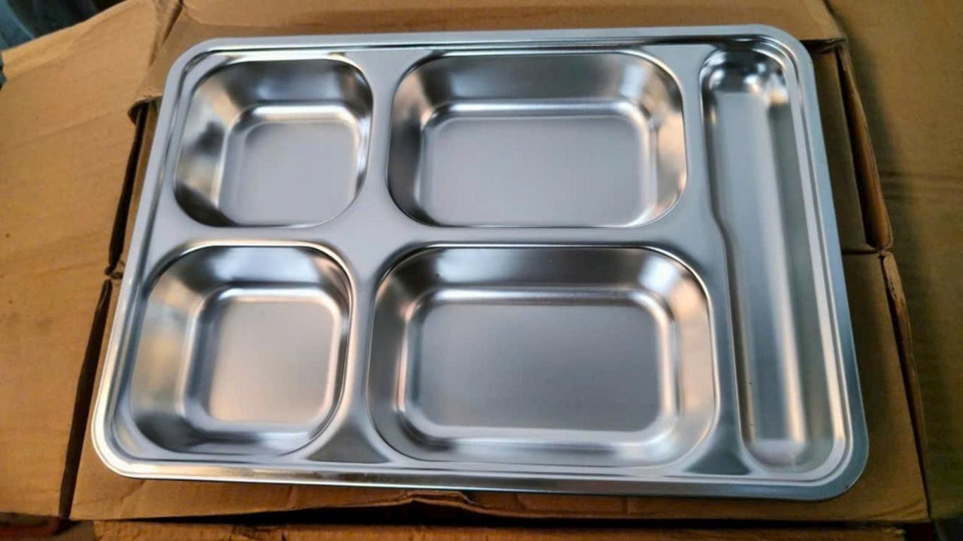 Sơ đồ các kích thước khay inox theo hệ chuẩn Gastronorm (GN) và cách chúng kết hợp với nhau.