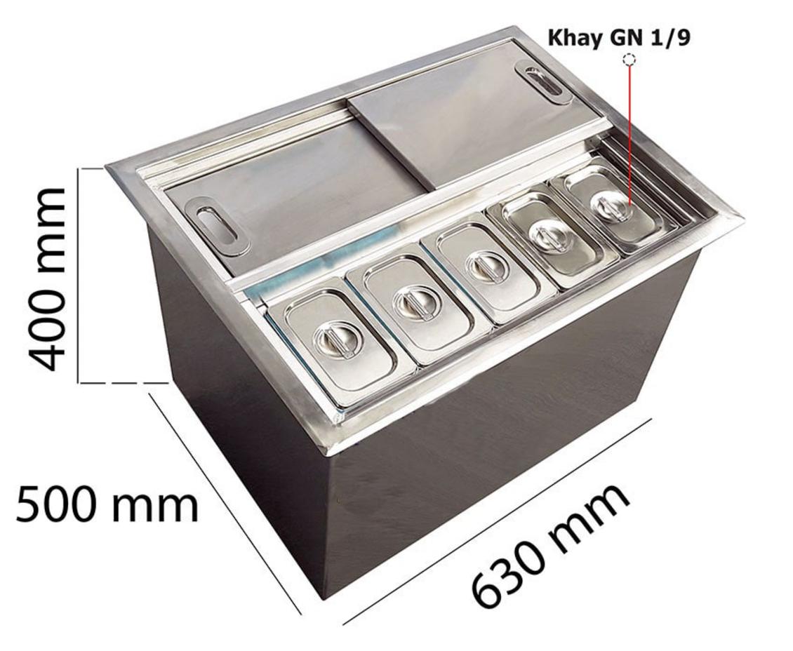 Thùng đá inox có chân tích hợp khay topping được lắp đặt tại một quán trà sữa ở TP.HCM.