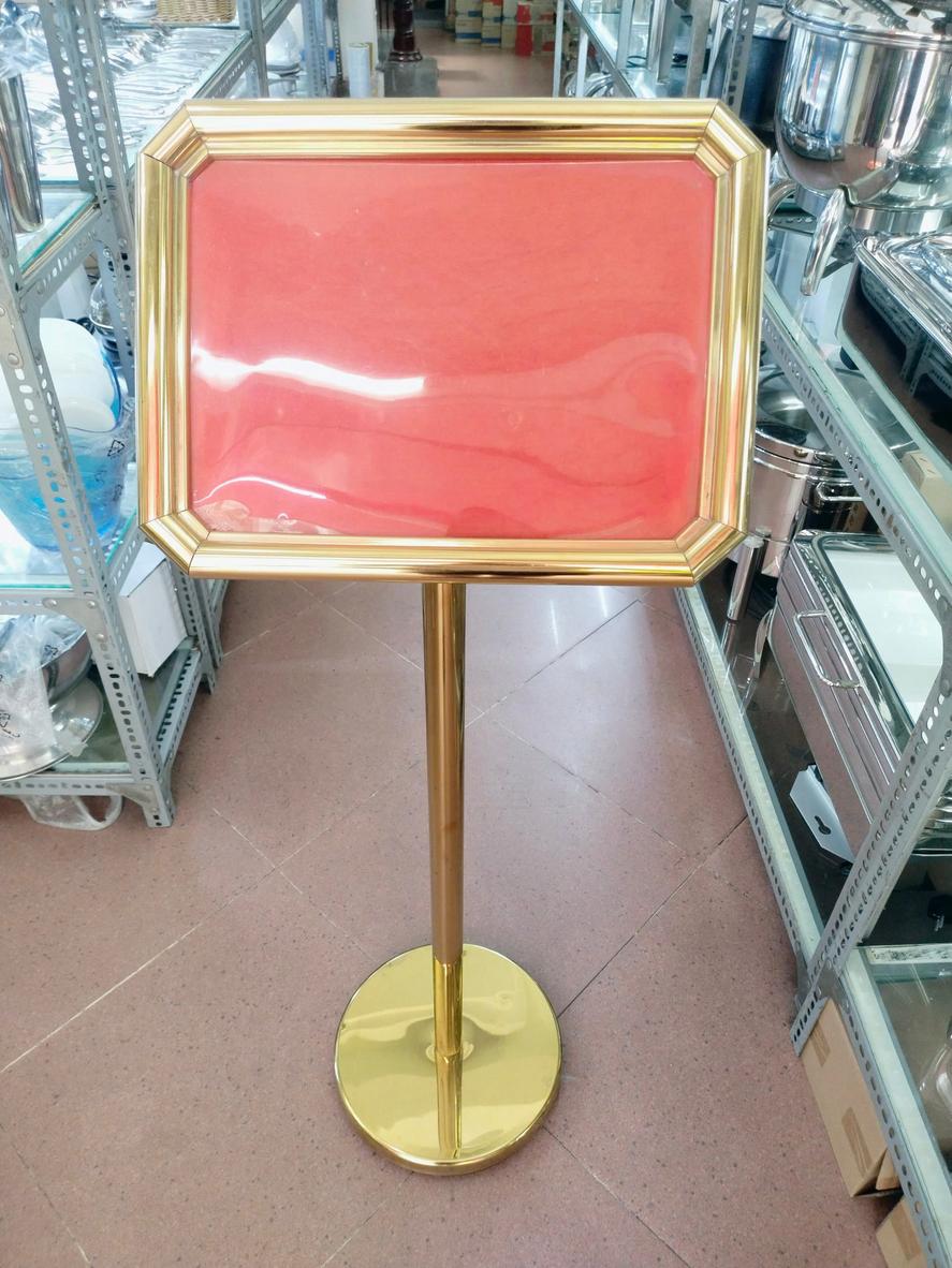 Bộ dụng cụ và các bước cơ bản để vệ sinh, bảo quản các loại bảng menu thông dụng.