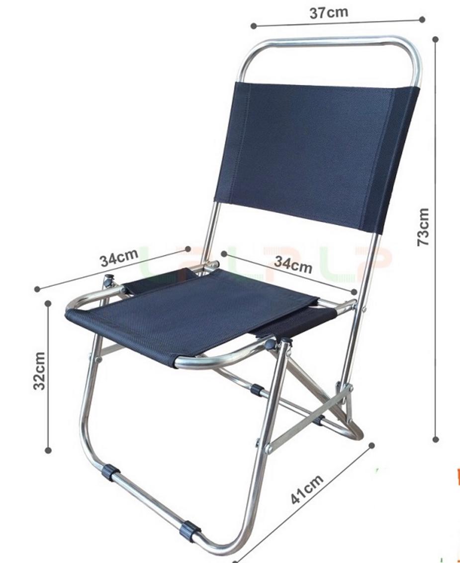 Vệ sinh đúng cách giúp ghế inox luôn sáng bóng và bền đẹp.