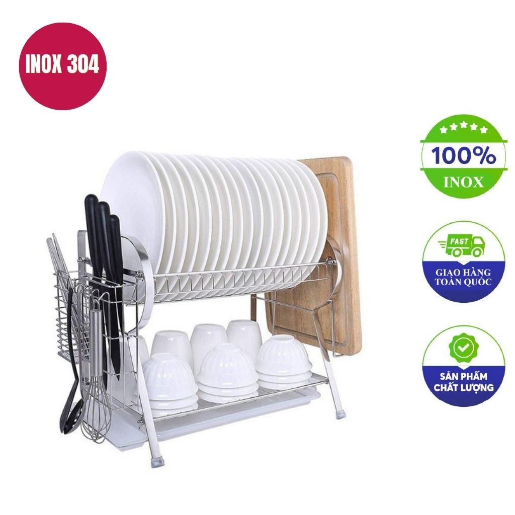 Kệ chén inox công nghiệp giúp tối ưu hóa quy trình và đảm bảo vệ sinh an toàn thực phẩm trong bếp nhà hàng.