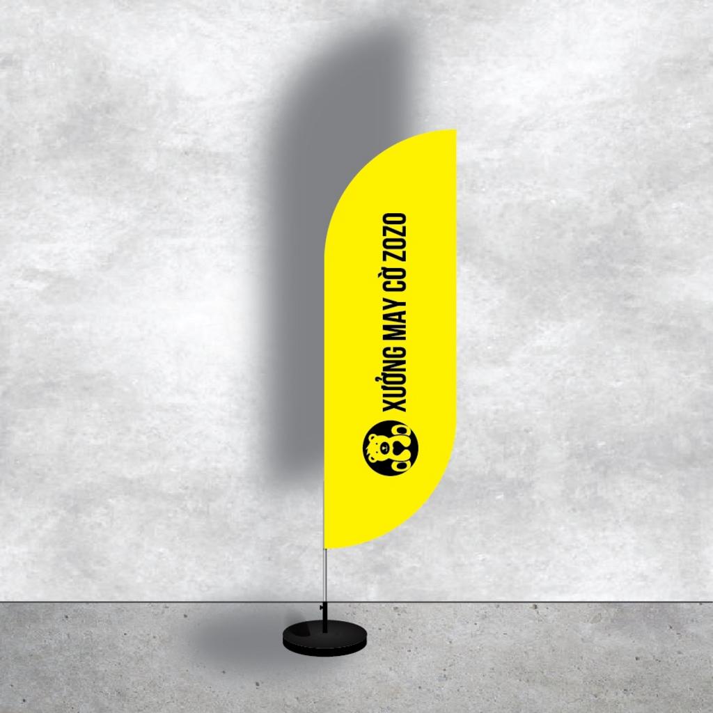 Cận cảnh kết cấu cột cờ phướn inox 304 và đế bê tông đá mài do Cơ Khí Đại Việt gia công.