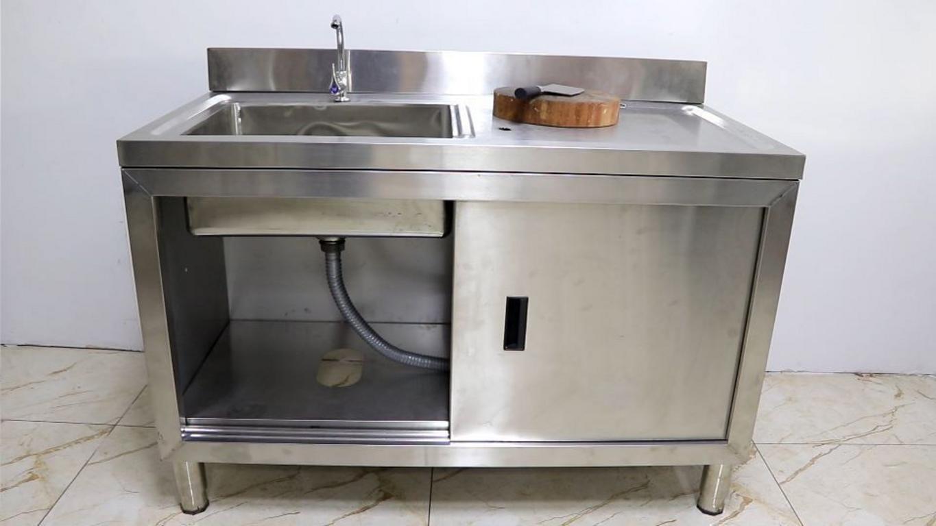 Gợi ý lựa chọn cấu hình tủ bếp inox phù hợp cho từng loại hình không gian và công năng sử dụng.