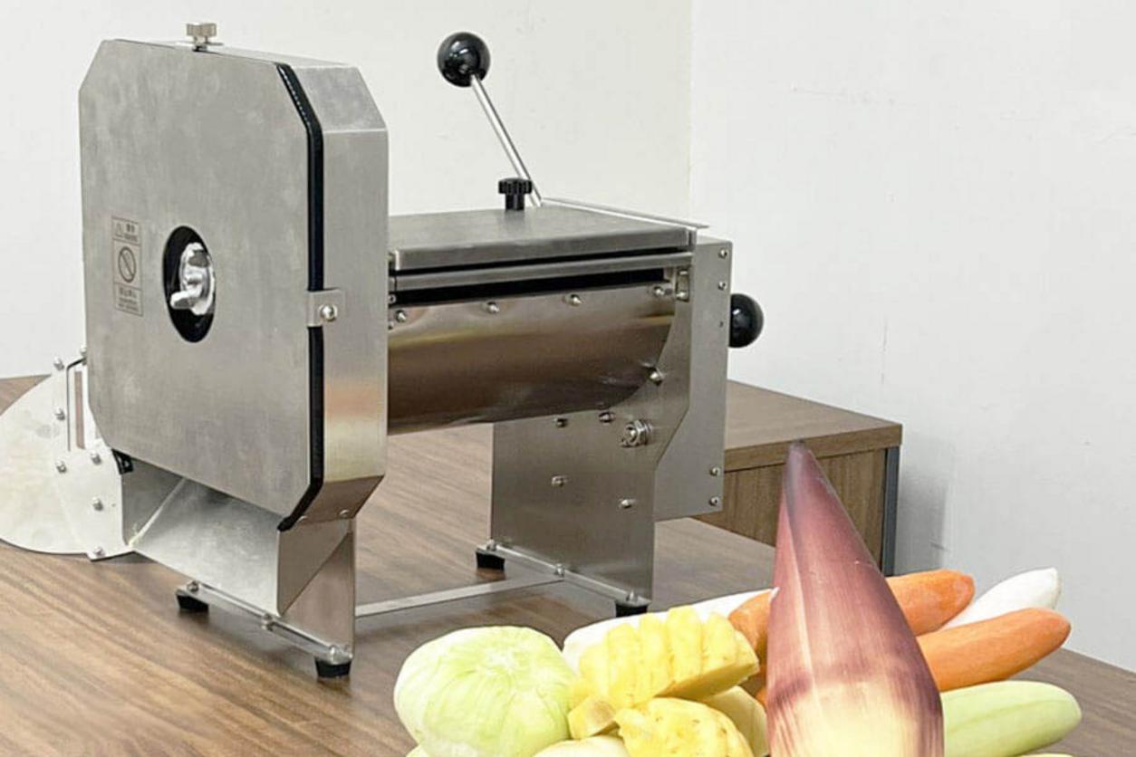 Máy thái rau củ quả công nghiệp là trái tim của mọi khu sơ chế hiện đại.