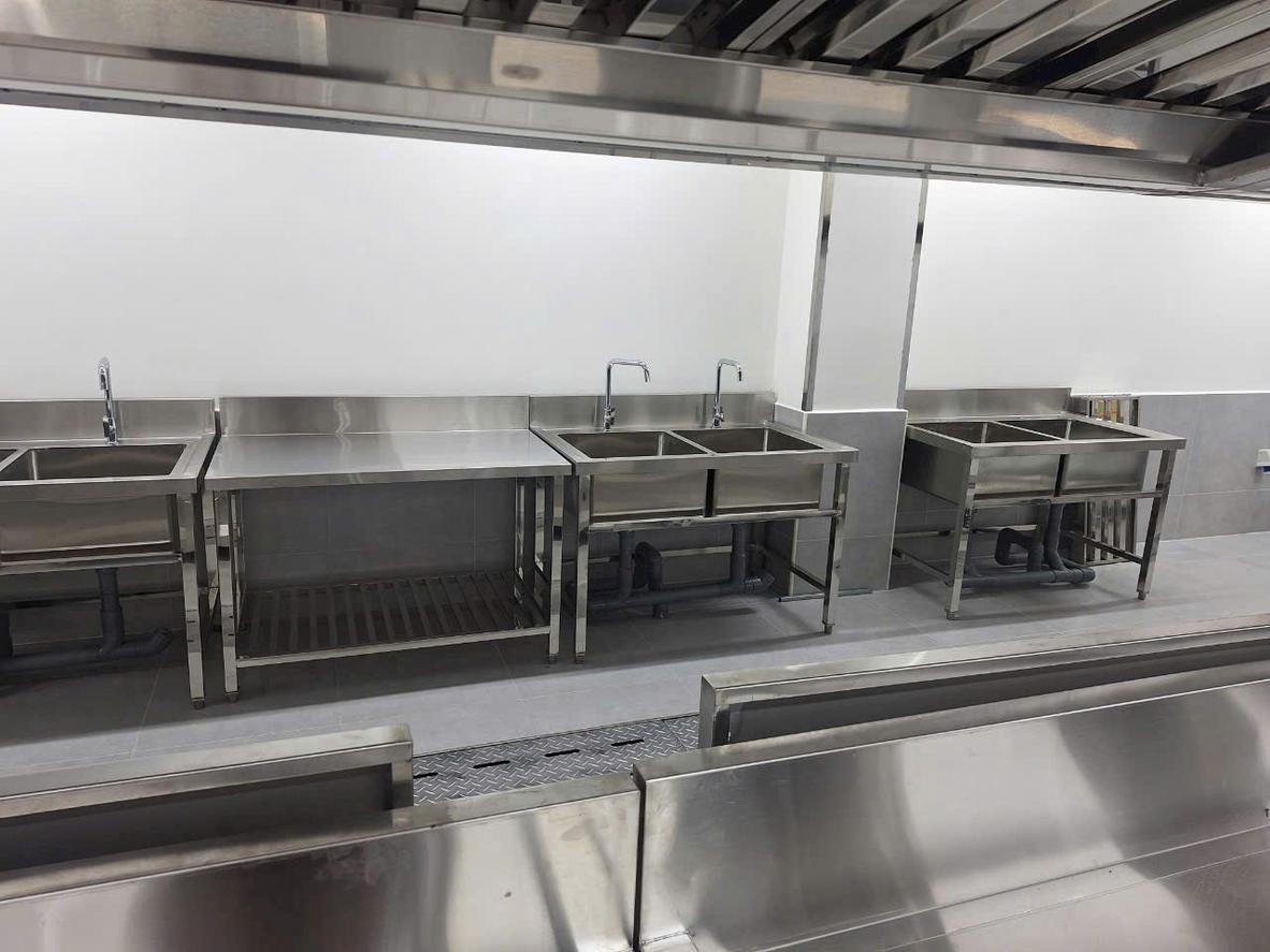 Xưởng sản xuất hiện đại của Cơ Khí Đại Việt - Nơi tạo ra những sản phẩm inox chất lượng cao.