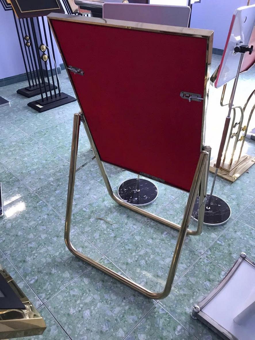 Ứng dụng các quy tắc về bố cục, màu sắc và tâm lý học định giá để tạo ra một bảng menu tối ưu hóa lợi nhuận.