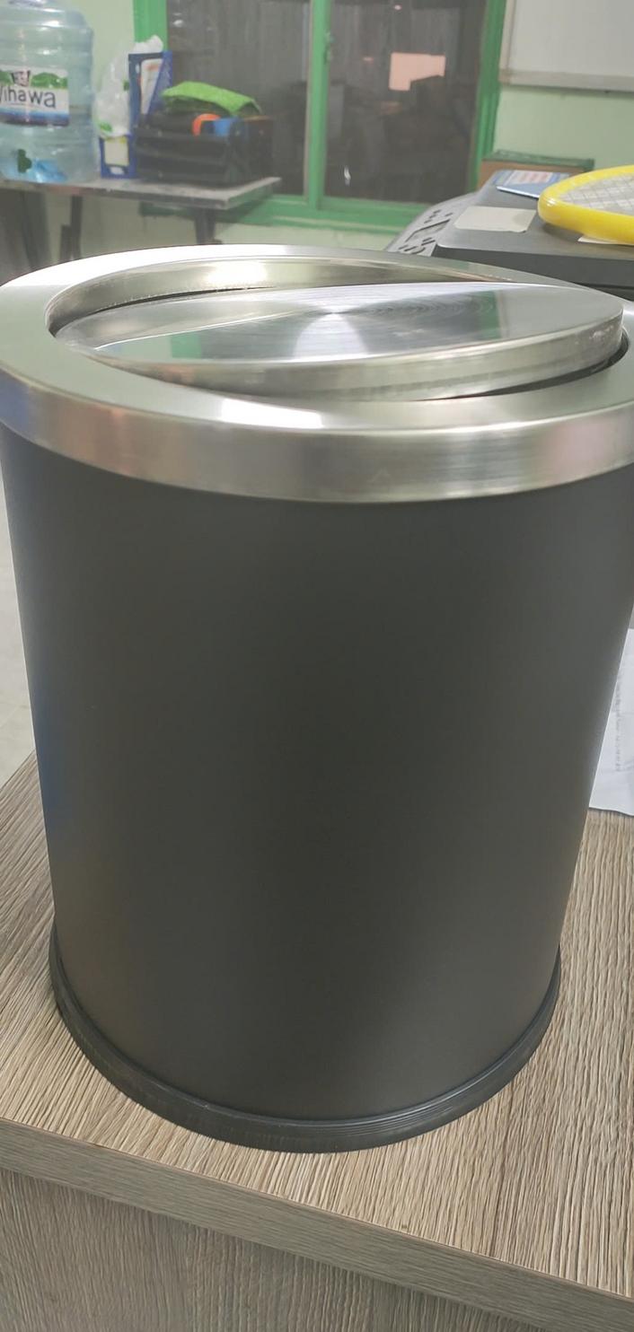 Vệ sinh đúng cách giúp bề mặt inox luôn sáng bóng và không bị ăn mòn.