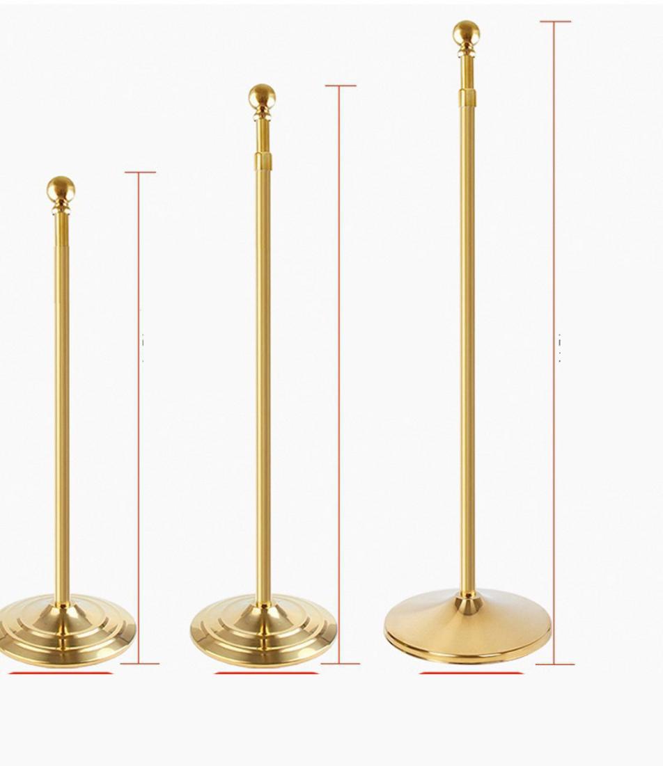 Các loại cột cờ để bàn phổ biến được phân loại theo chất liệu và kiểu dáng.