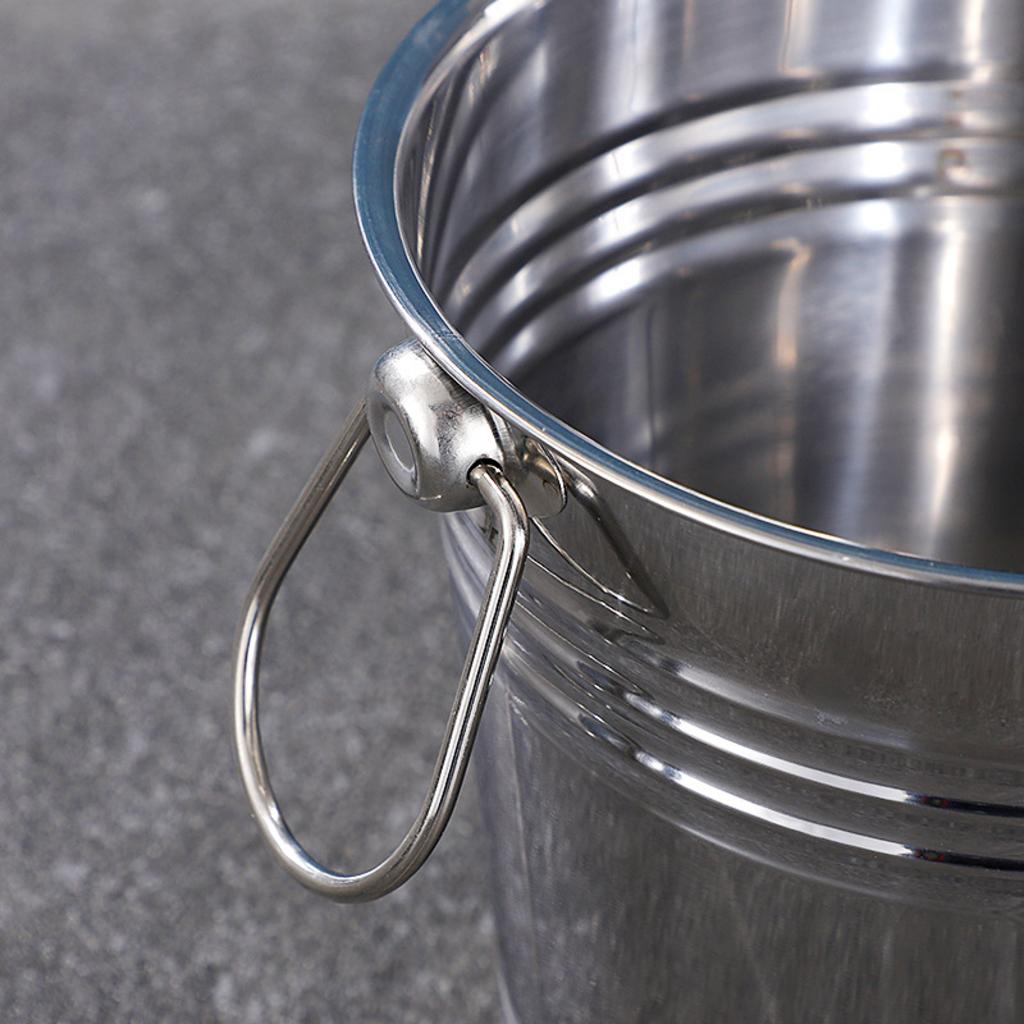 Quy trình 5 bước vệ sinh xô đá inox đúng cách để đảm bảo an toàn vệ sinh thực phẩm.