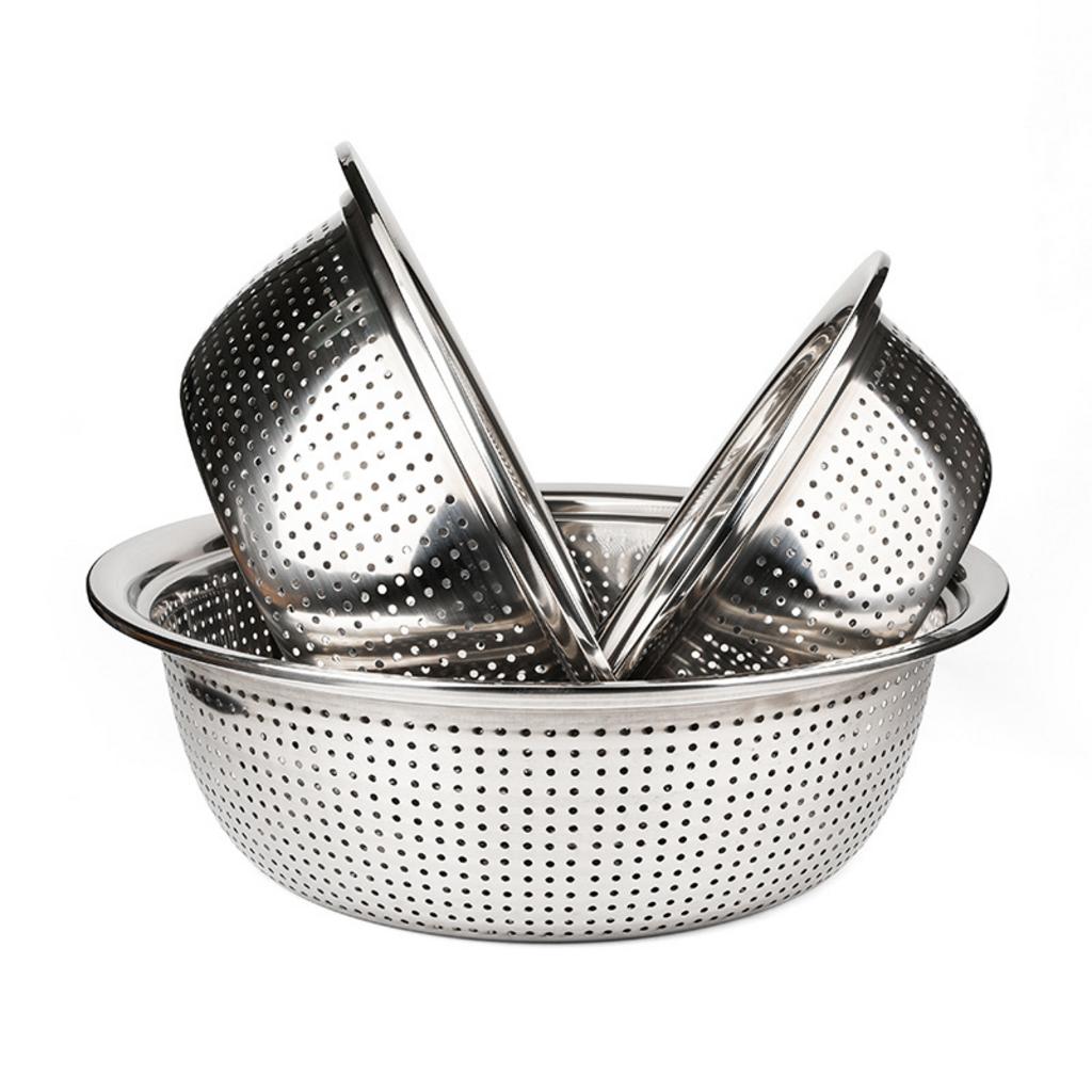 Cận cảnh các loại rổ lưới inox công nghiệp với cấu tạo và vật liệu khác nhau.