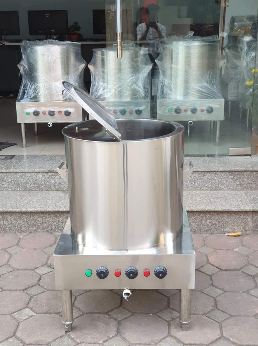 Hình ảnh đối lập giữa một chiếc nồi Inox 304 mới và một chiếc nồi Inox 201 đã bị gỉ sét.