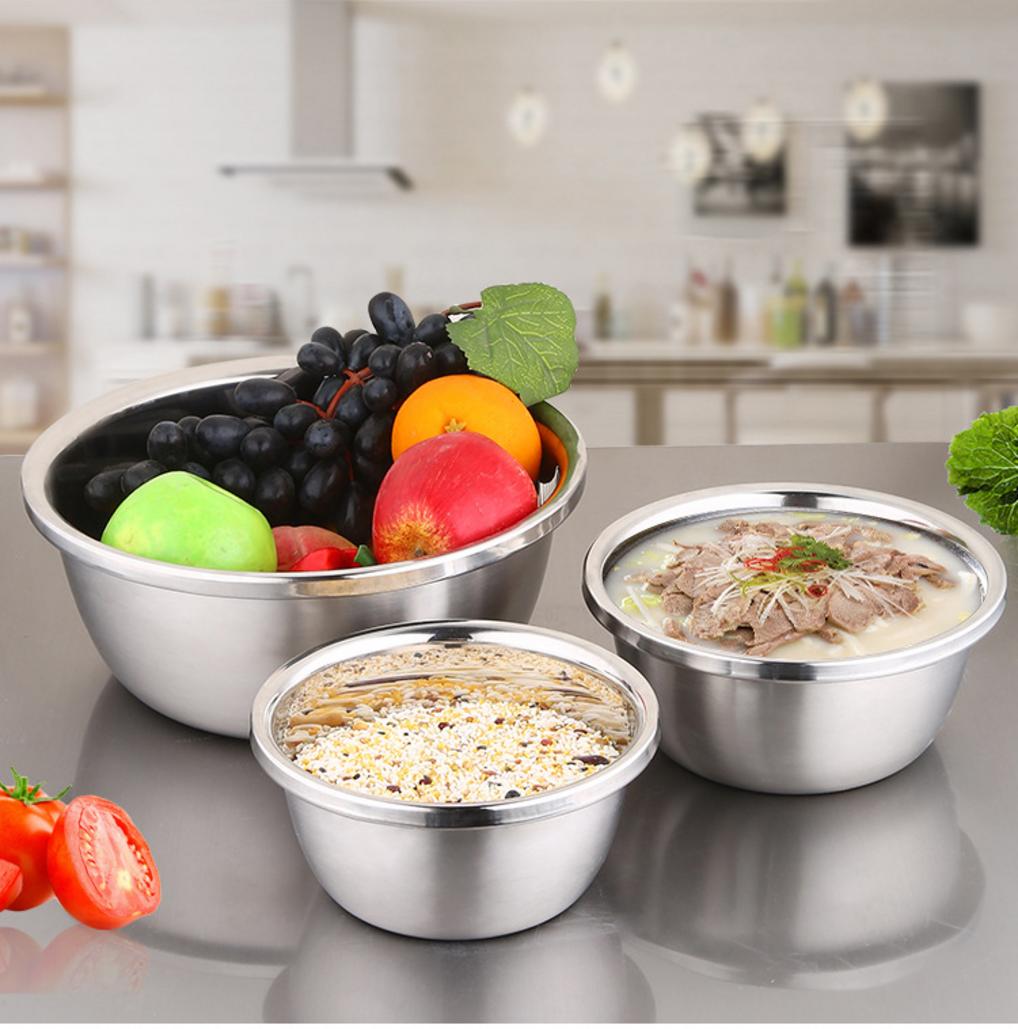 Thau inox giữ nguyên hình dạng và chất lượng sau thời gian dài sử dụng, trái ngược với thau nhựa dễ nứt vỡ và ố màu.