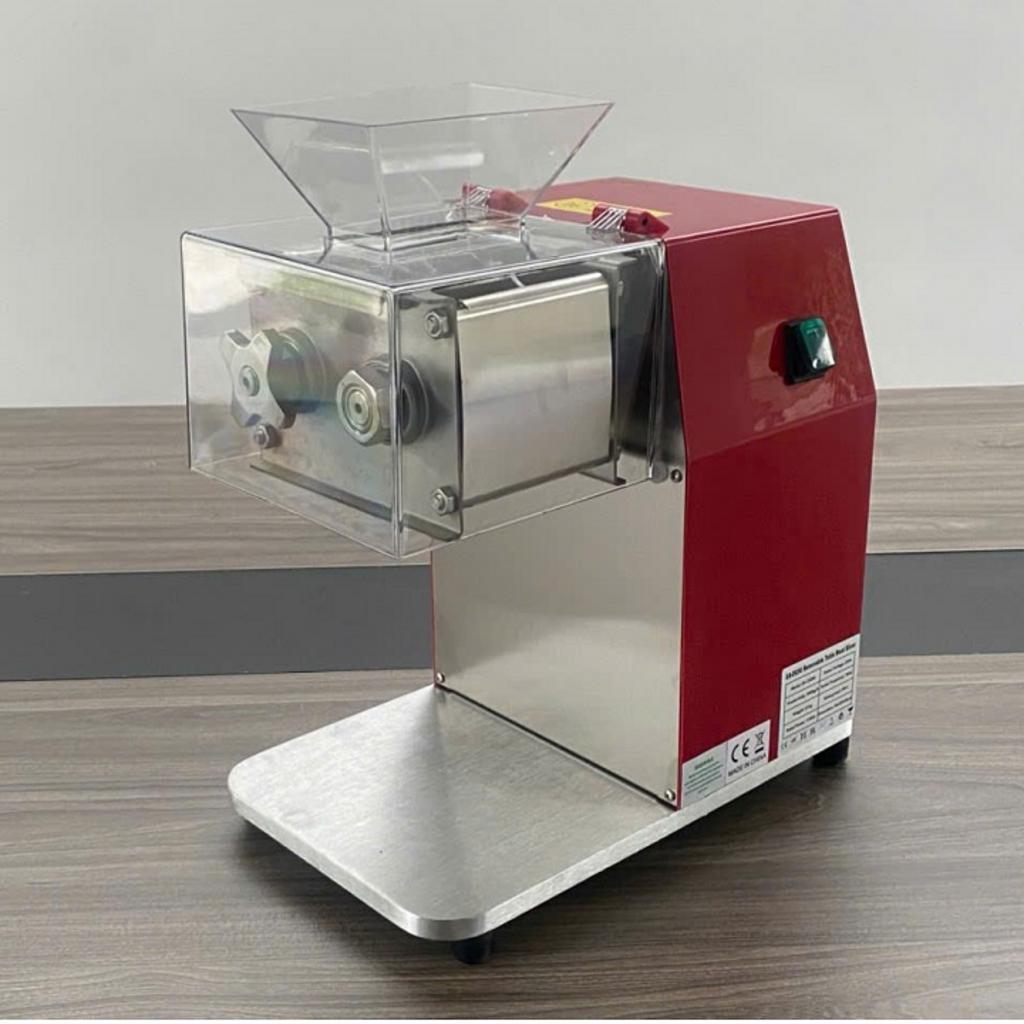 Bảng so sánh chi tiết giữa việc thái thịt bằng tay và bằng máy tự động.