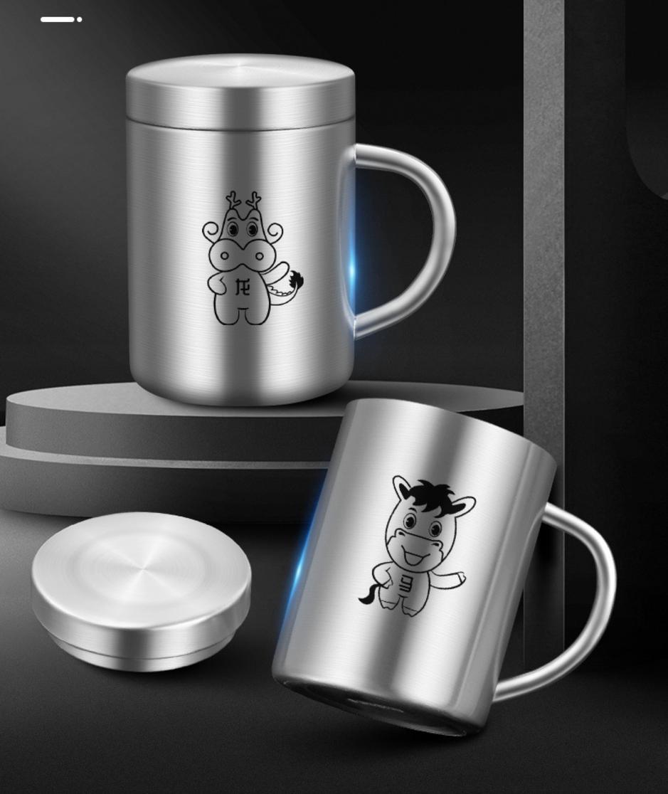 Hình ảnh 3 miếng inox với nhãn 201, 304, 316. Miếng 201 có vài đốm gỉ sét nhẹ.