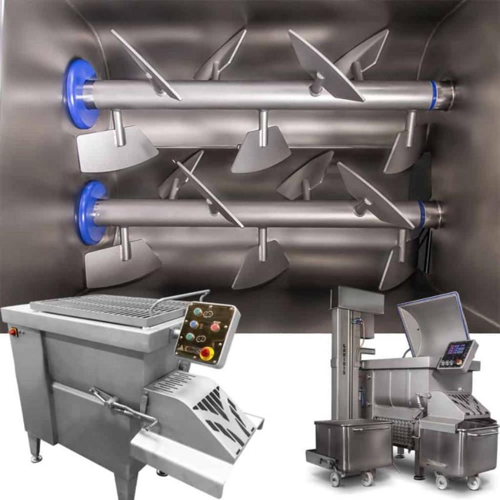 Chuyên viên Cơ Khí Đại Việt đang tư vấn và lập báo giá chi tiết máy trộn thịt 100kg cho khách hàng doanh nghiệp.