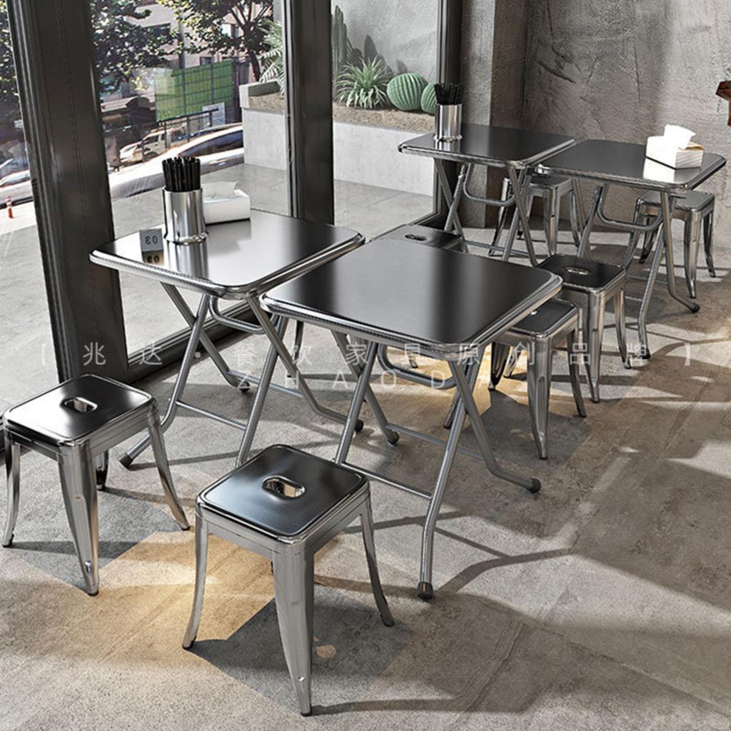 Ứng dụng đa dạng của nội thất inox trong không gian nhà hàng và bếp công nghiệp.