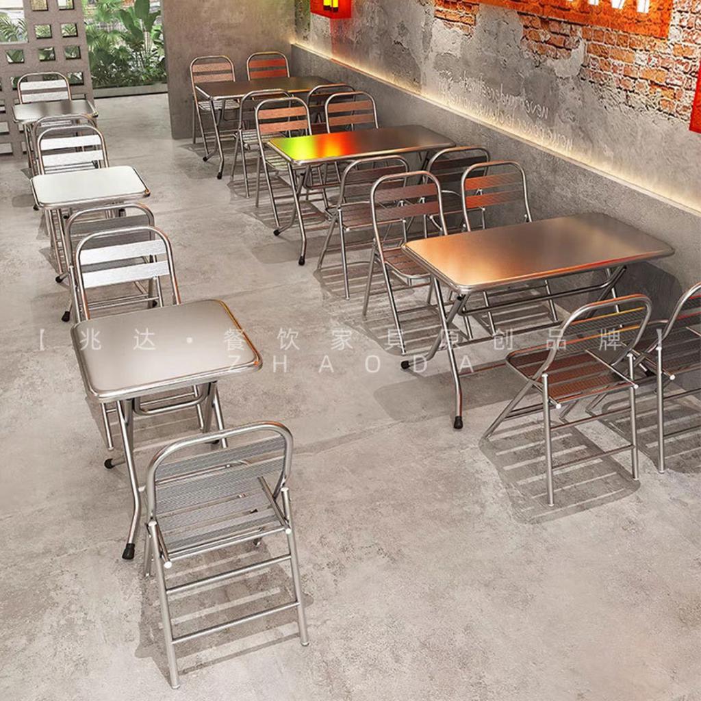 Hướng dẫn các bước vệ sinh và bảo dưỡng bàn inox đúng cách để giữ độ bền đẹp.