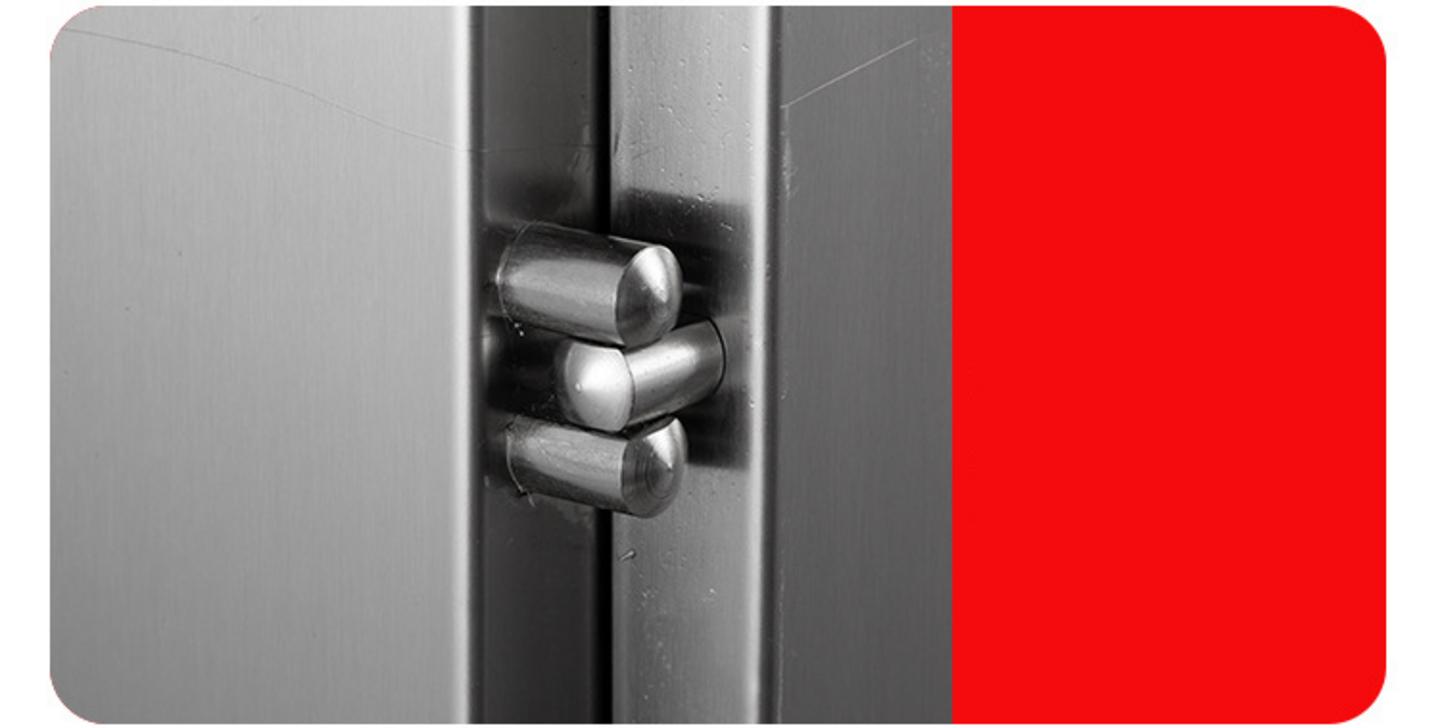 Thiết kế 2 cửa đôi, gioăng chống nước và lỗ khoan mặt đáy cho đấu dây.