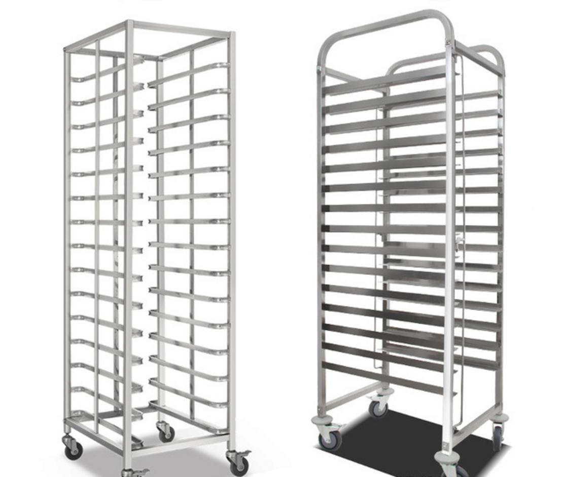 Xe đẩy 15 tầng vận hành trong môi trường nhà bếp — tối ưu lưu trữ và an toàn khi di chuyển.