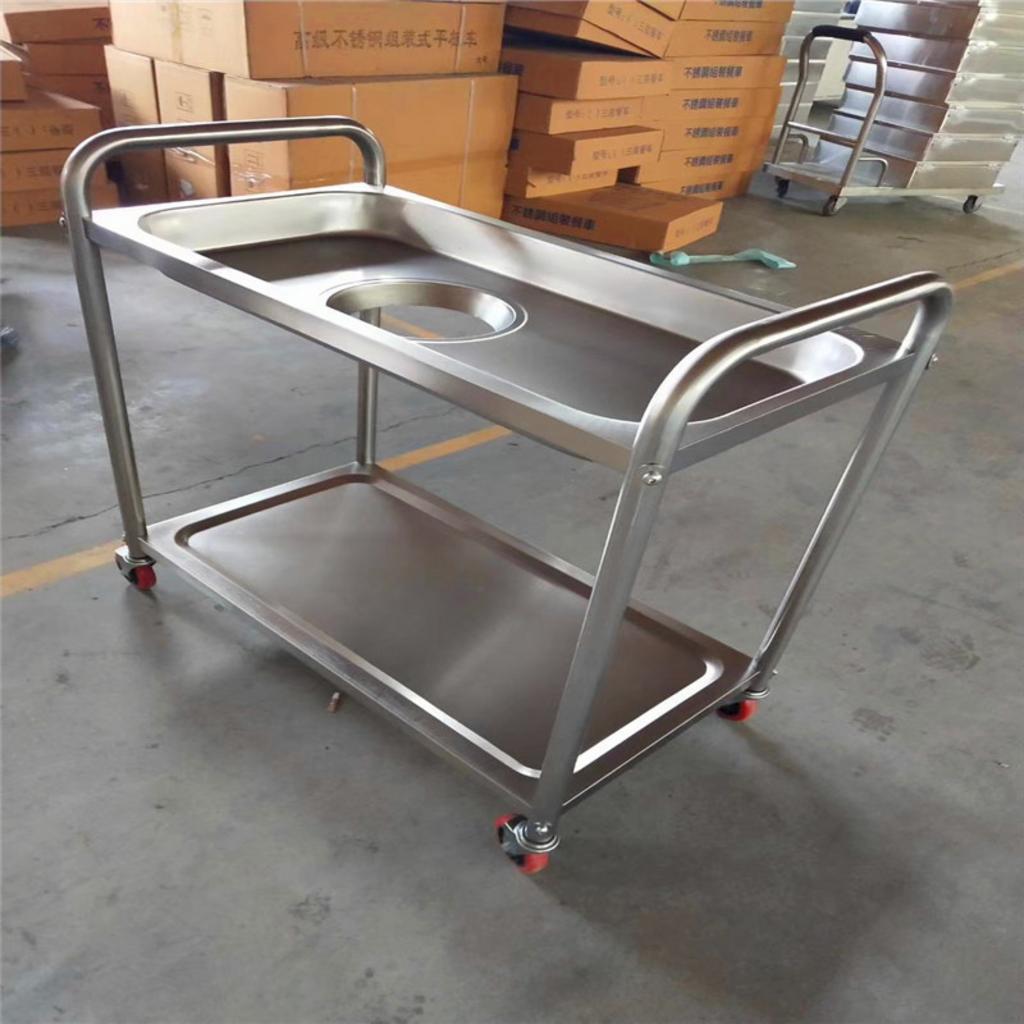 Bánh xe 360° và hệ phanh — vận hành linh hoạt và an toàn.