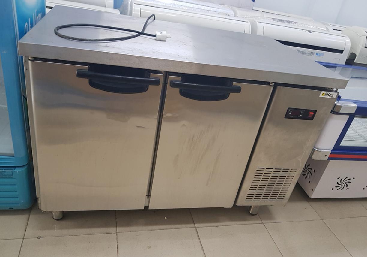 Giao diện ứng dụng smartphone đang giám sát nhiệt độ tủ đông công nghiệp từ xa.