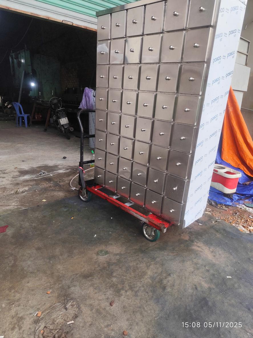 Xưởng sản xuất hiện đại của Cơ Khí Đại Việt, nơi tạo ra các sản phẩm tủ thuốc inox chất lượng cao.