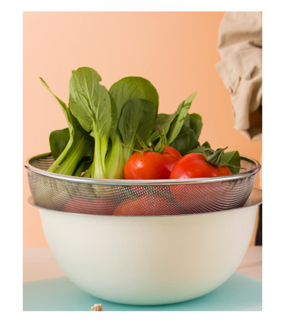 Đội ngũ kỹ sư và công nhân lành nghề tại nhà xưởng sản xuất của Cơ Khí Đại Việt.