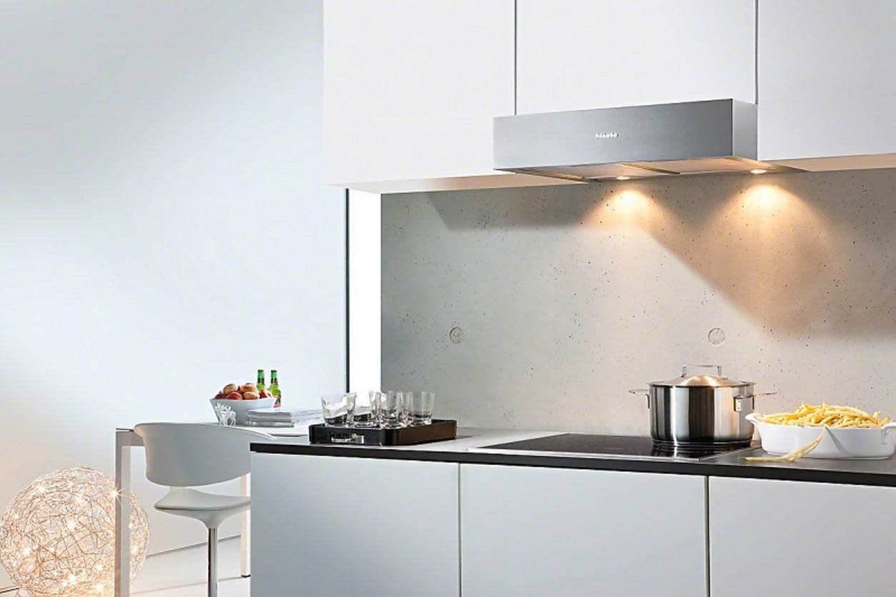 Xưởng gia công inox của Cơ Khí Đại Việt với máy móc hiện đại.