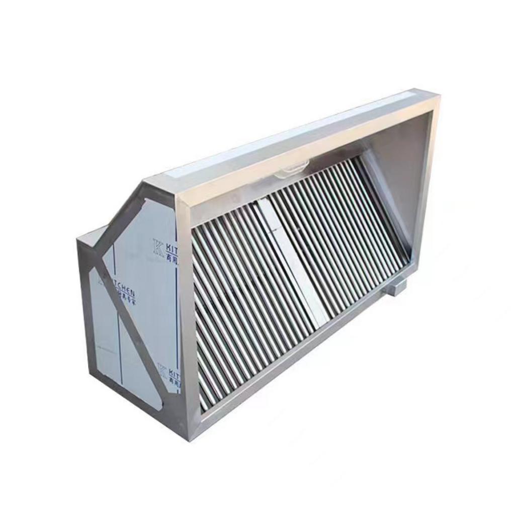 Hệ thống chụp hút mùi inox kiểu đảo do Cơ Khí Đại Việt lắp đặt cho một bếp trung tâm.